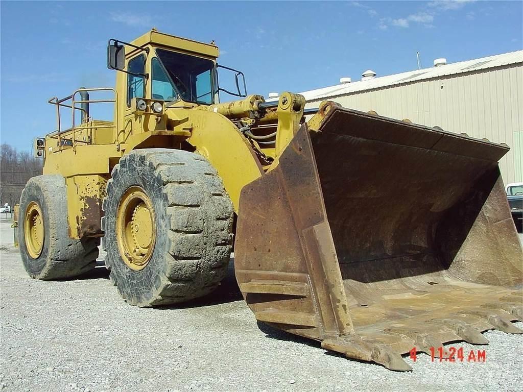 CAT 988B Gumikerekes homlokrakodók