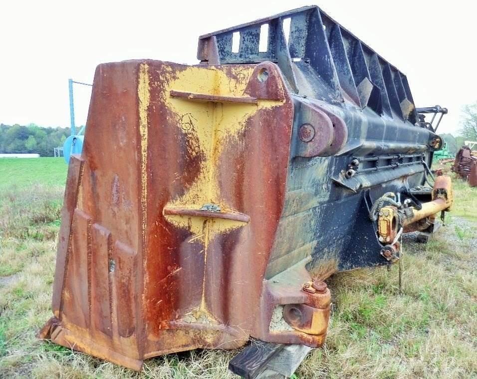 CAT D11 Tolólapok