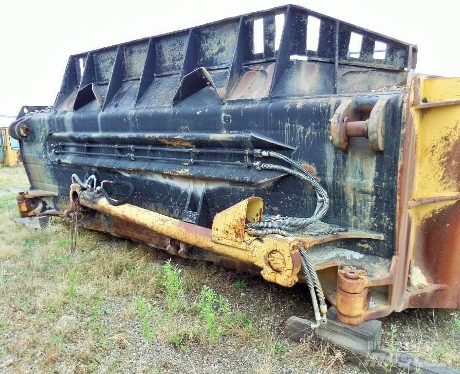 CAT D11 Tolólapok