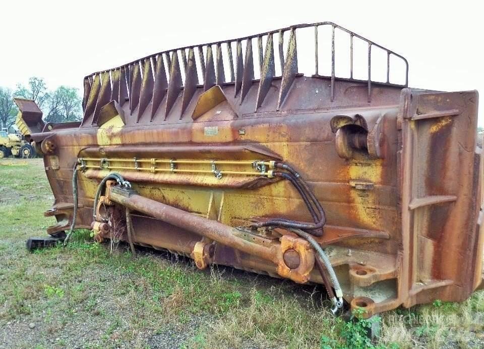 CAT D11 Tolólapok