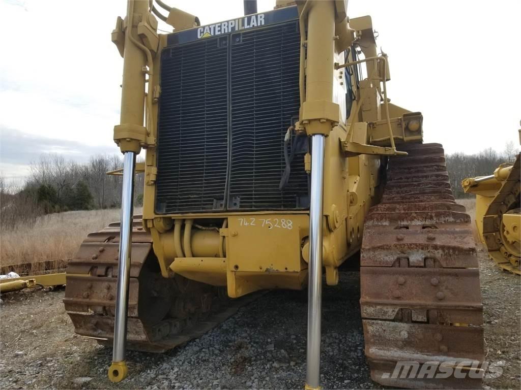 CAT D11N lánctalpas dózerek
