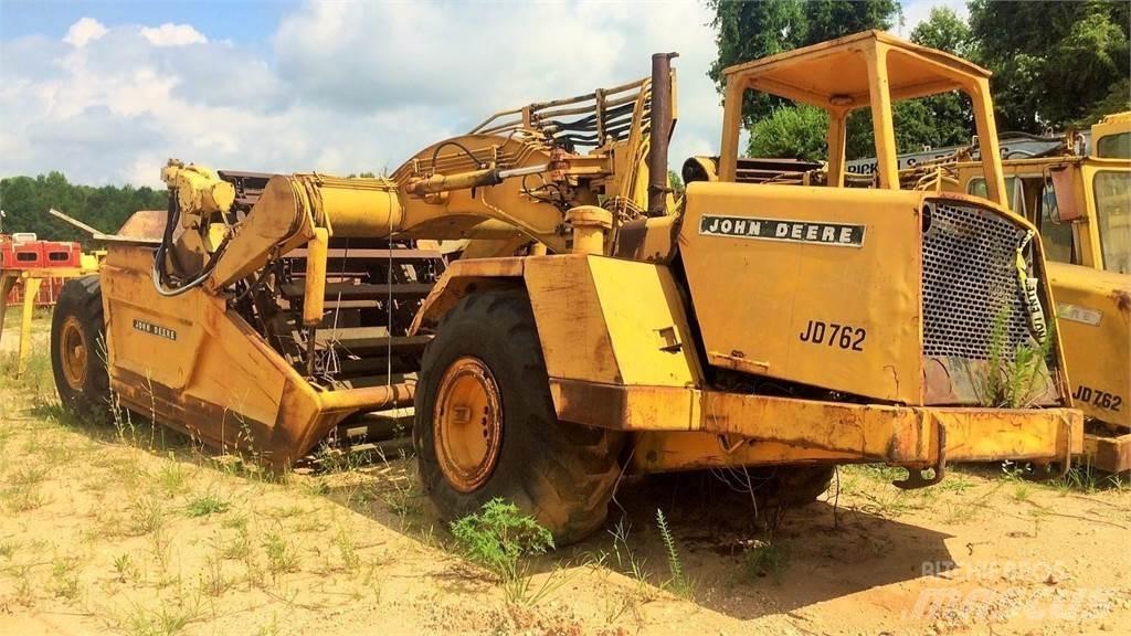 John Deere 762 Földnyesők (szkréperek)