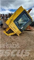 Komatsu WA1200 Vezetőfülke és belső tartozékok