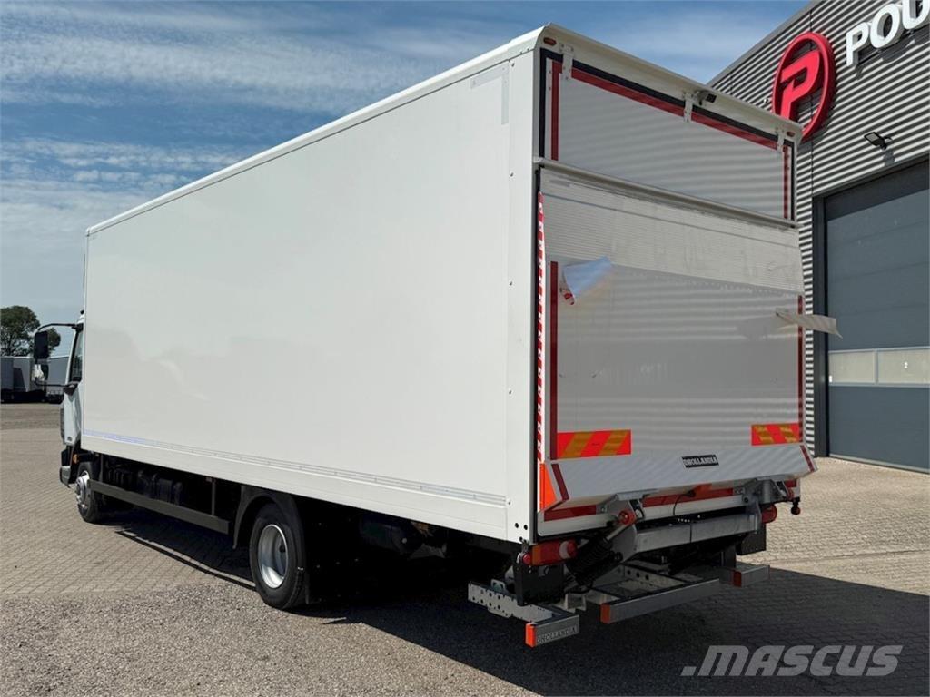DAF XB230 med lift Dobozos teherautók
