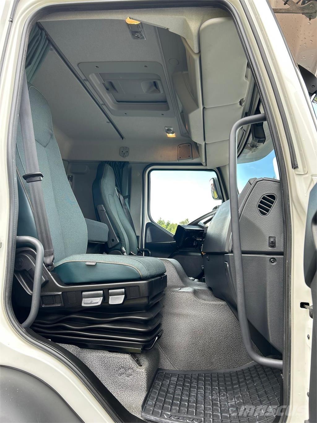 Volvo FE 320 18 ton Dobozos teherautók