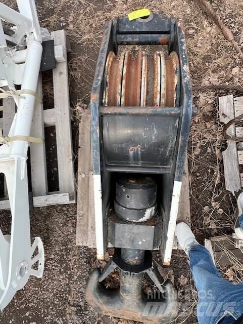 Hitachi  Daru tertozékok és felszerelések