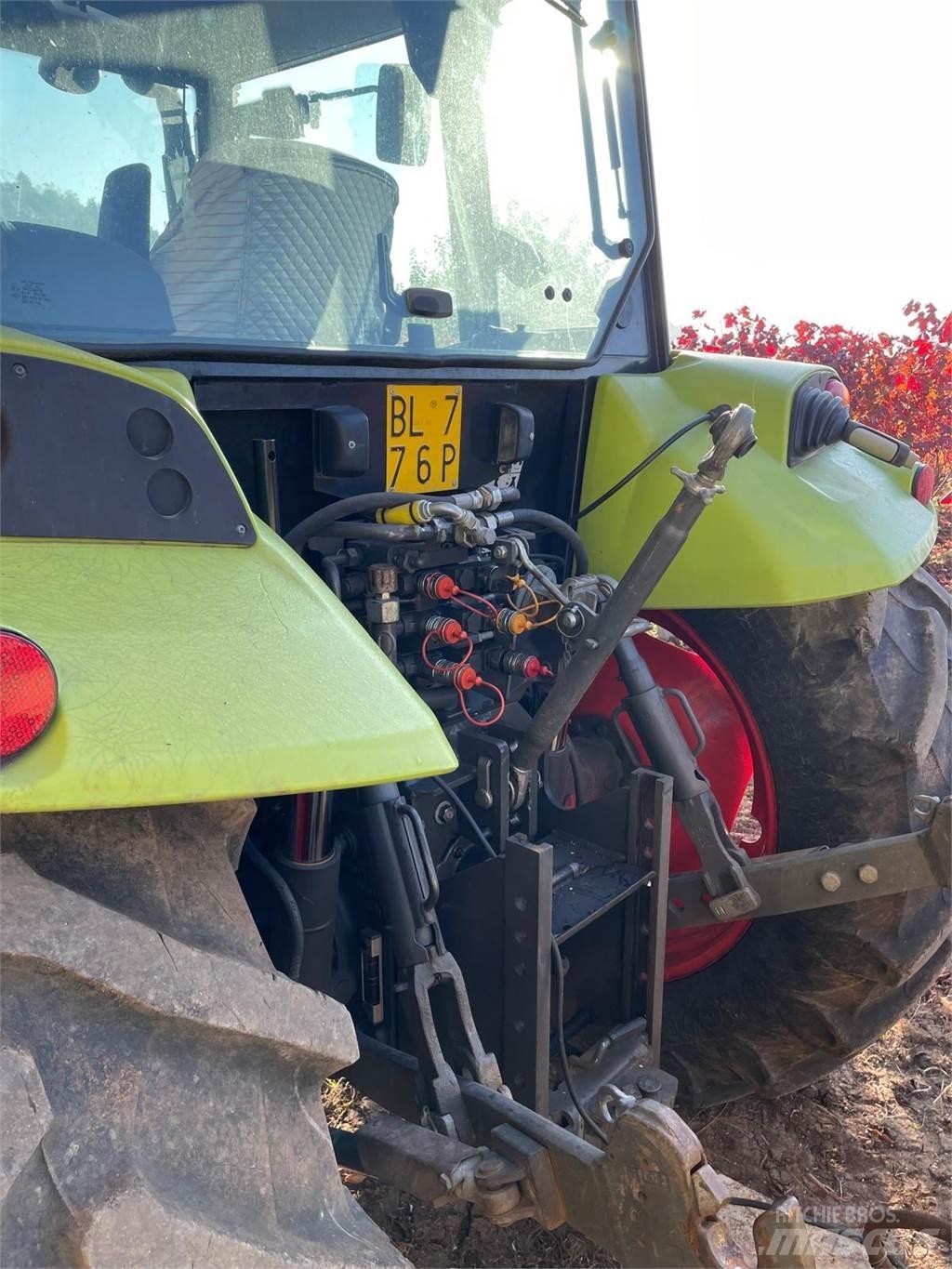 CLAAS AXOS 340 Traktorok