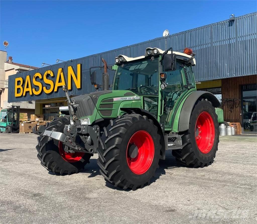 Fendt 211 VARIO Traktorok