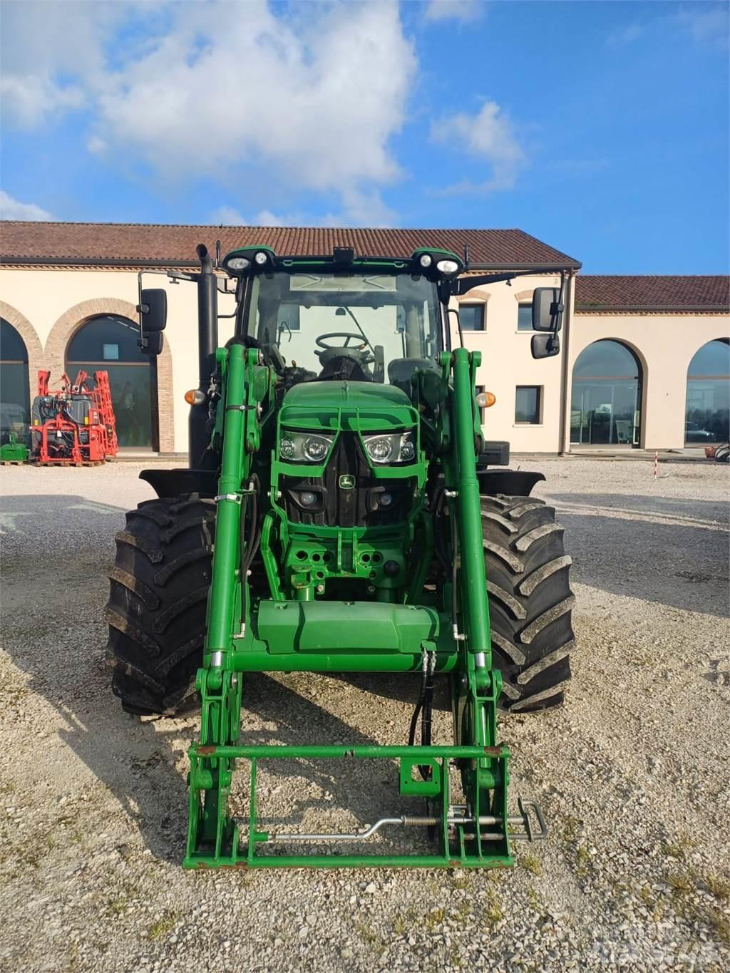 John Deere 6110 R Traktorok