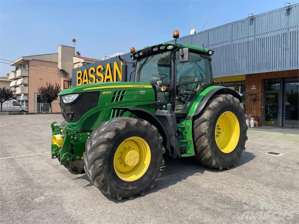 John Deere 6145 R Traktorok
