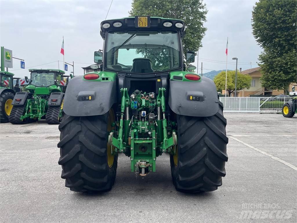 John Deere 6210 R Traktorok