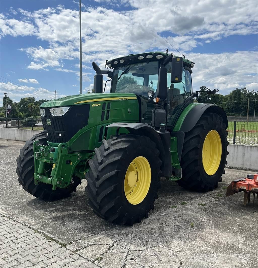 John Deere 6230 R Traktorok