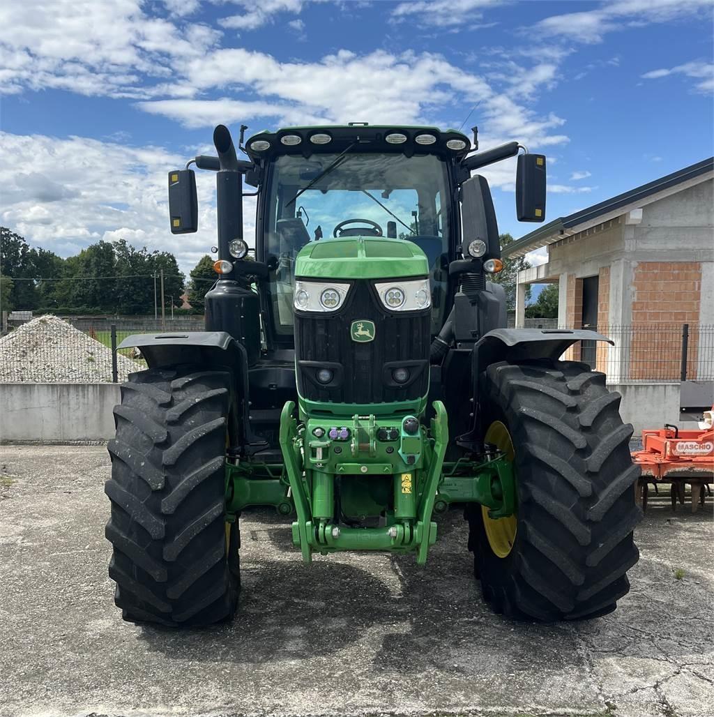 John Deere 6230 R Traktorok