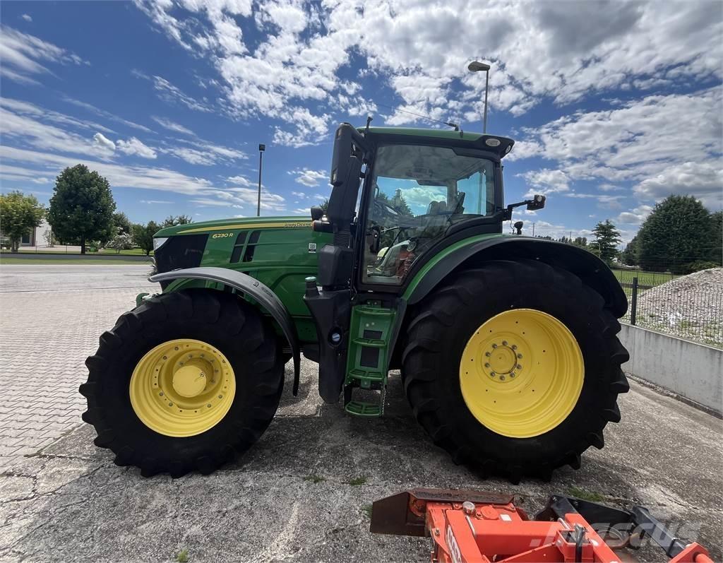 John Deere 6230 R Traktorok