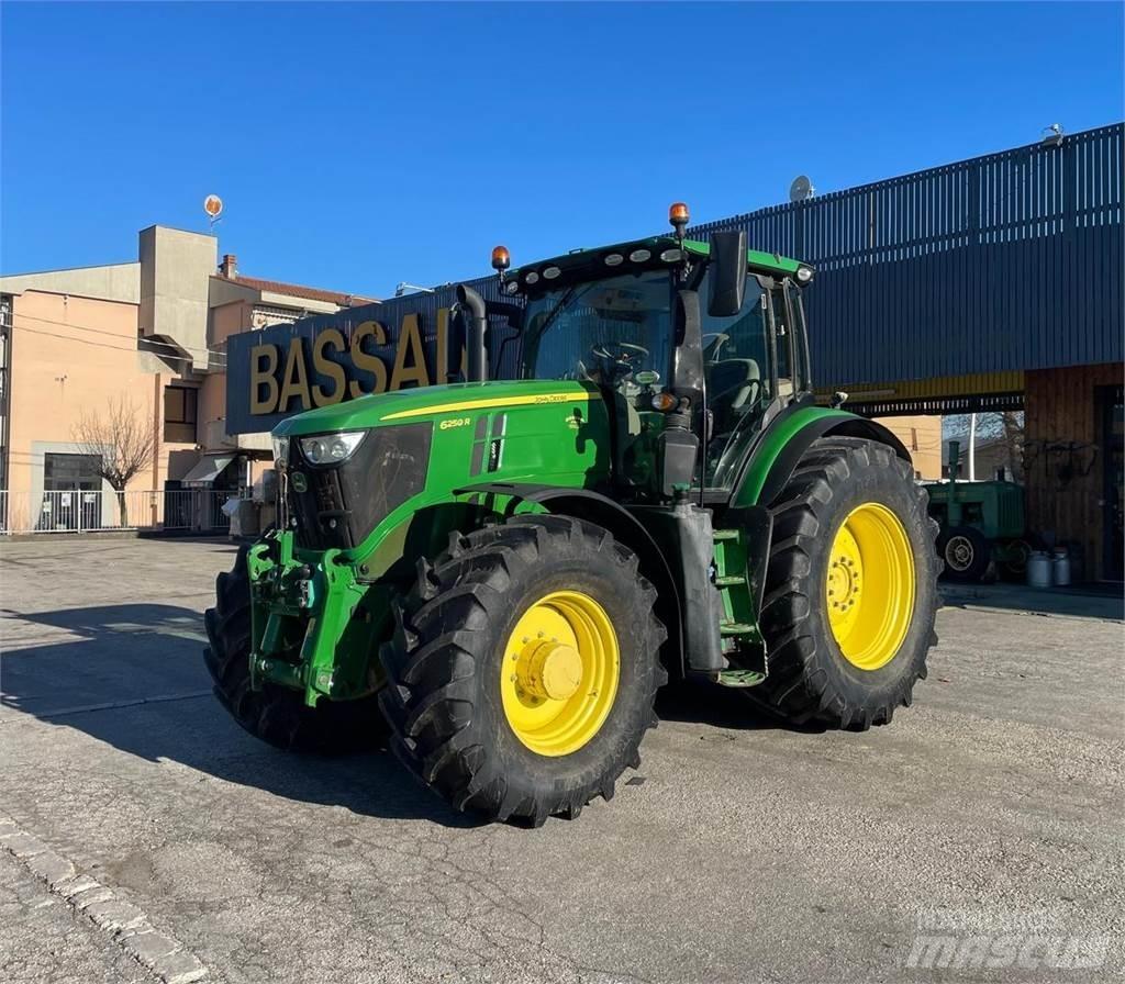 John Deere 6250 R Traktorok