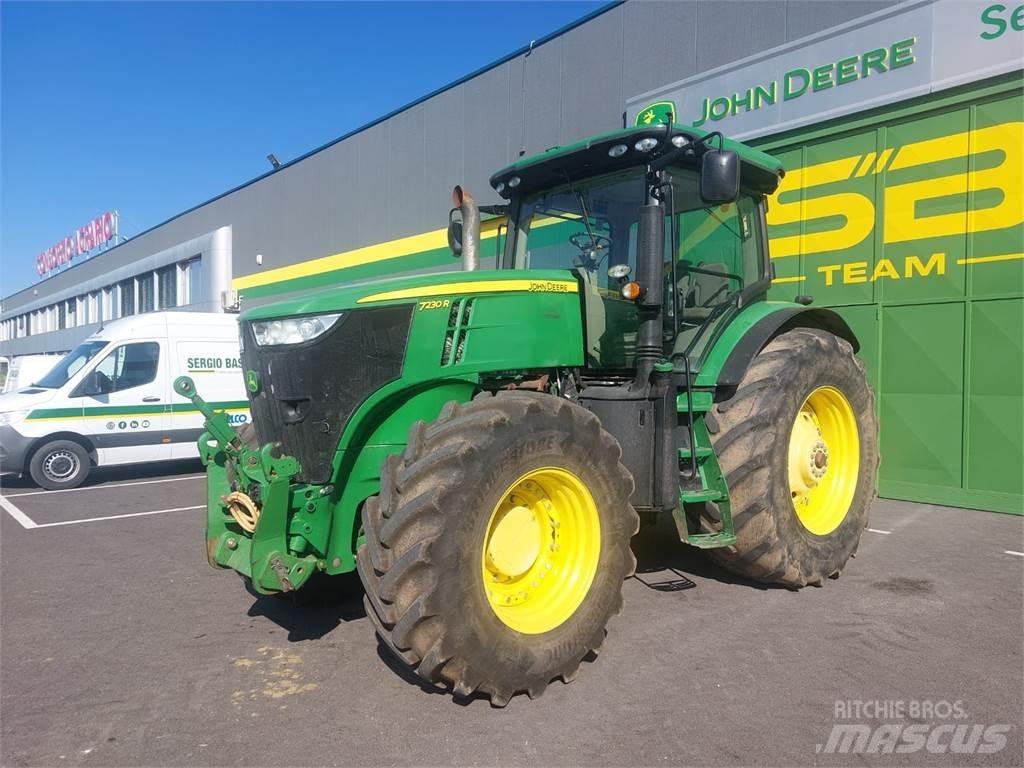 John Deere 7230 R Traktorok