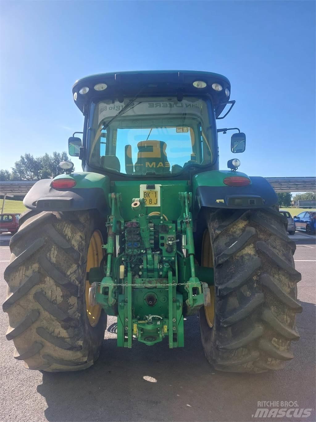 John Deere 7230 R Traktorok
