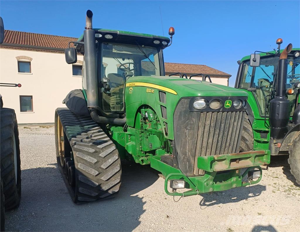 John Deere 8320 RT Traktorok