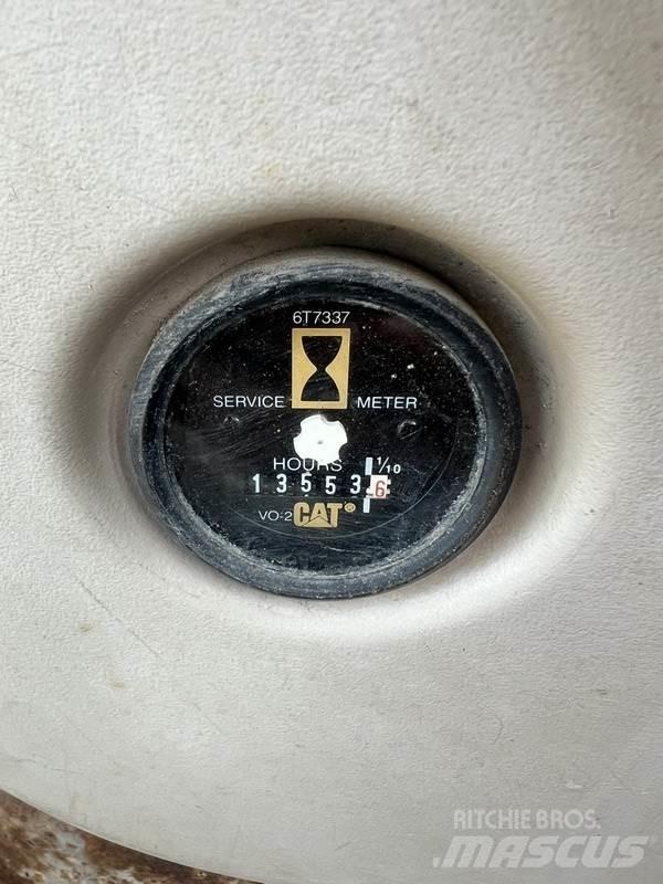 CAT 330. Lánctalpas kotrók