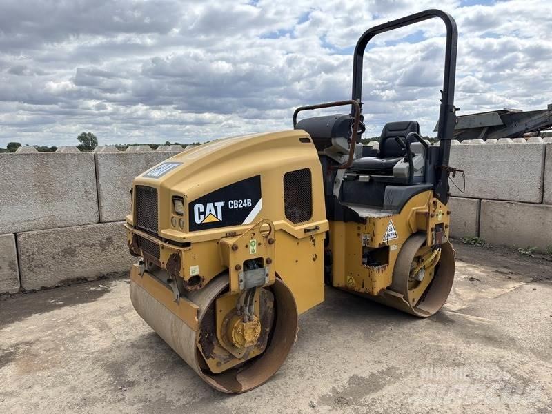 CAT CB24 B Ikerdobos hengerek