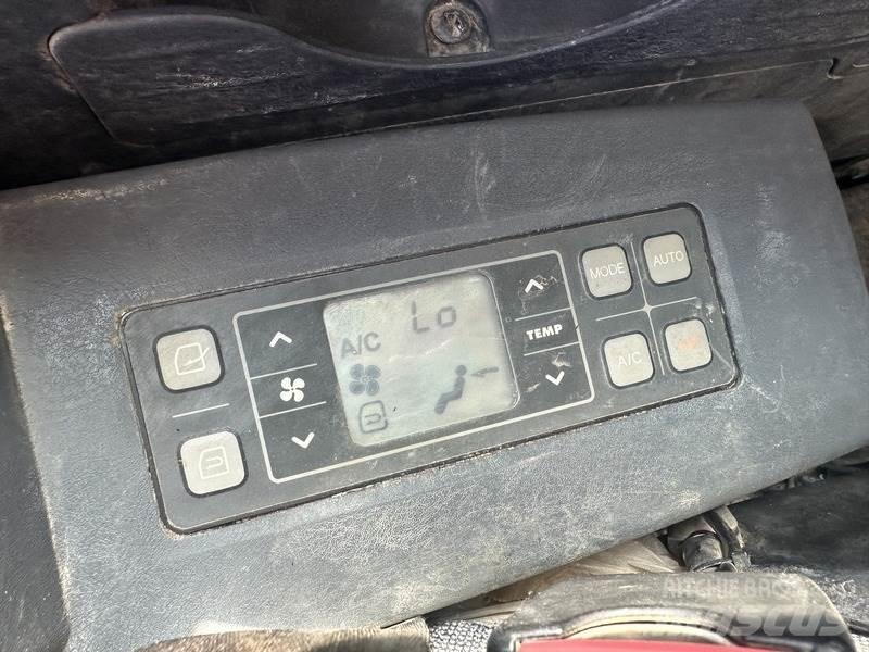Hyundai HX130LCR Lánctalpas kotrók