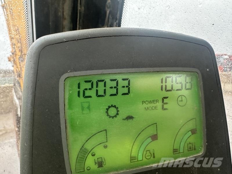 JCB JS220 LC Lánctalpas kotrók