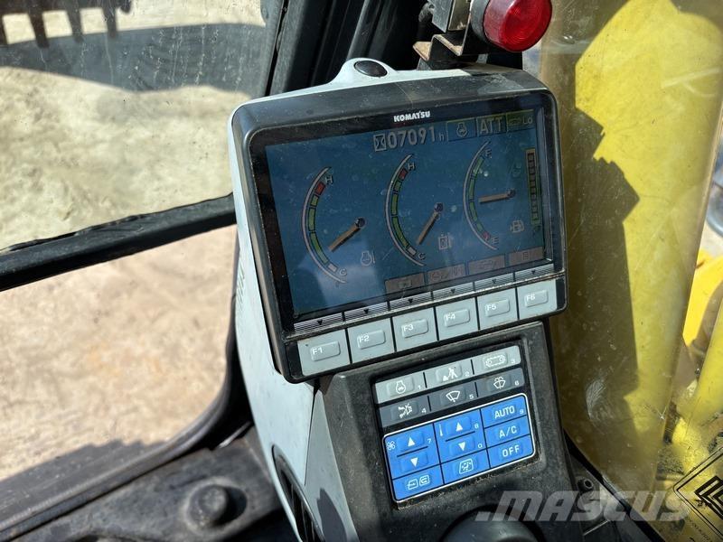 Komatsu PC210 LC-8 Lánctalpas kotrók