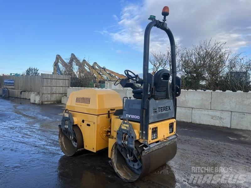 Mecalac TV1200 Ikerdobos hengerek