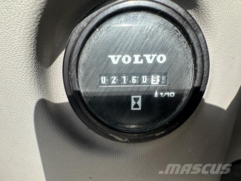 Volvo ECR235E HRD Bontásra használt kotrók