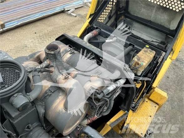 CAT 980M Gumikerekes homlokrakodók