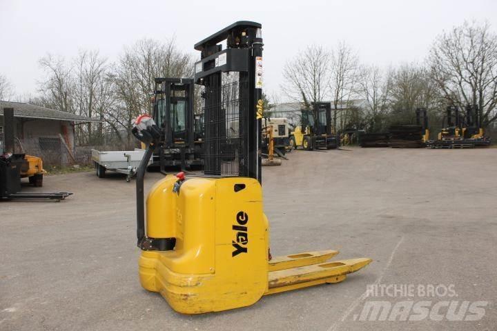 Yale MS10AC Gyalogkíséretű targonca