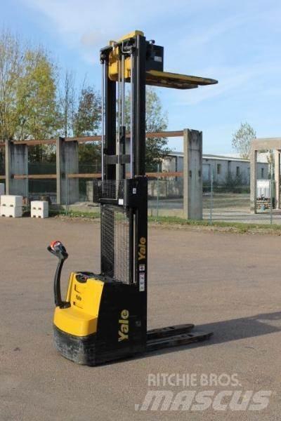 Yale MS12AC Gyalogkíséretű targonca