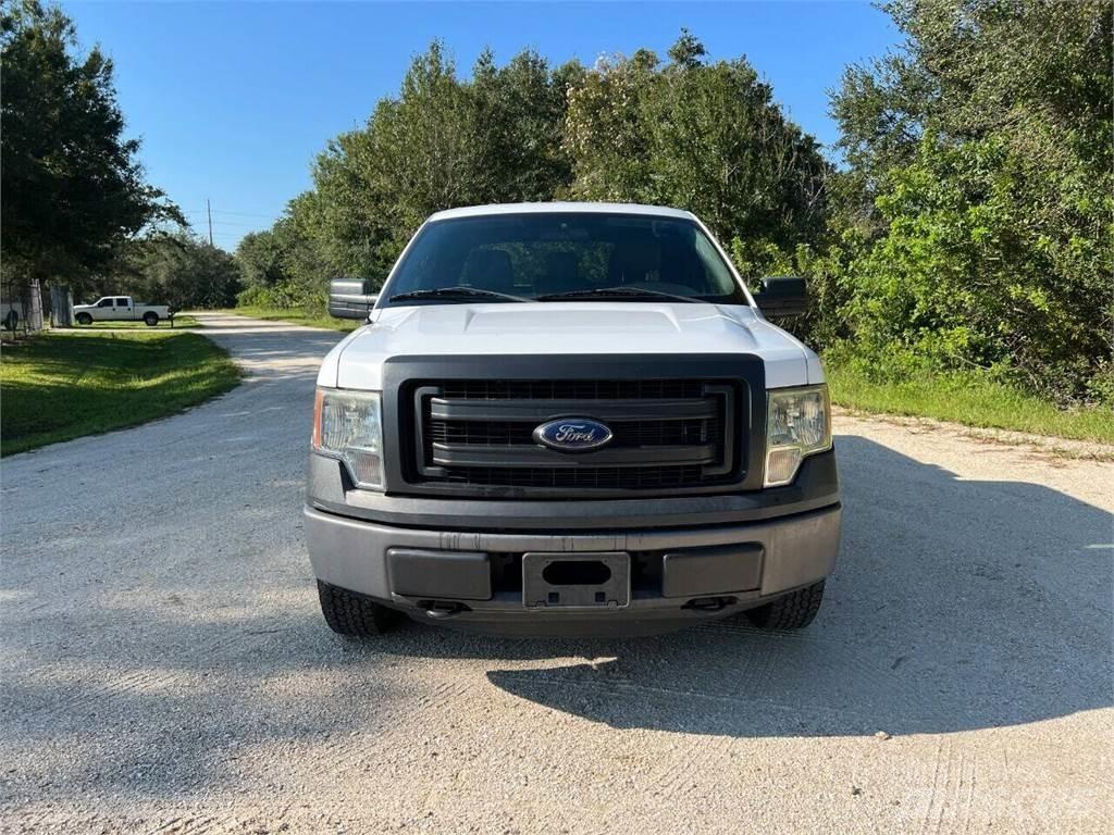 Ford F-150 Kis teherszállító/Platós kocsi