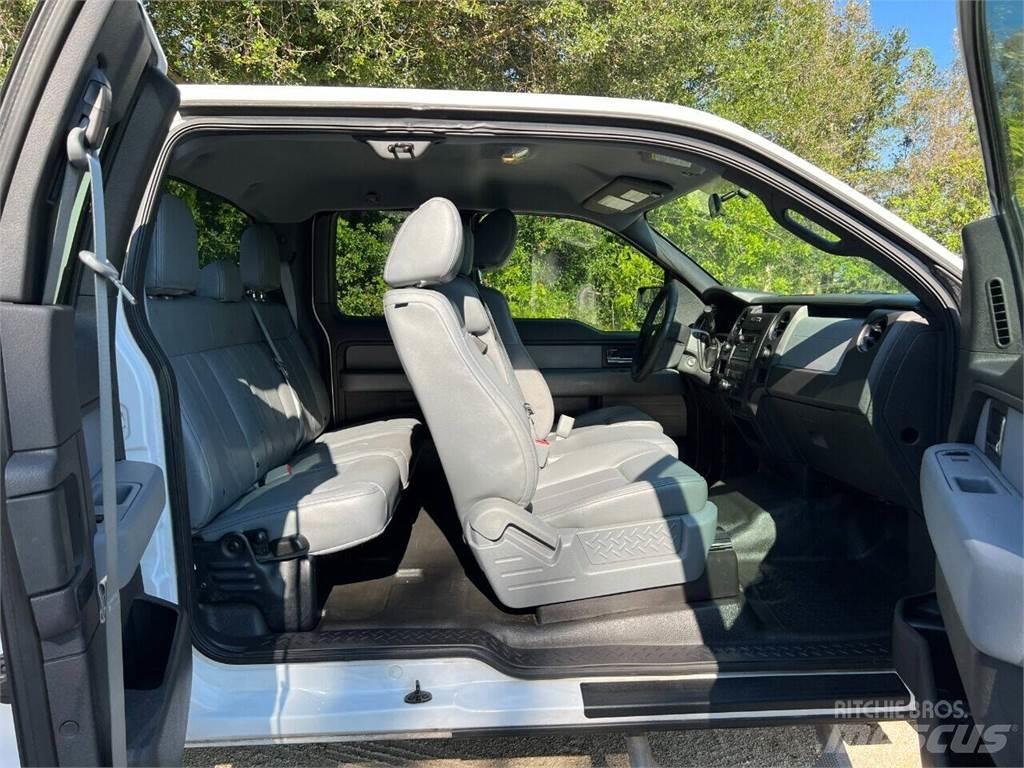 Ford F-150 Kis teherszállító/Platós kocsi