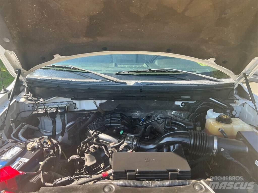 Ford F-150 Kis teherszállító/Platós kocsi