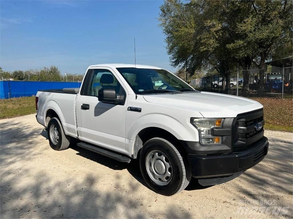 Ford F-150 Kis teherszállító/Platós kocsi