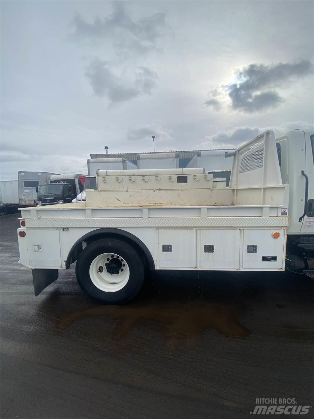  Adkins Service Body Egyéb