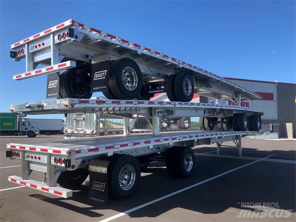 East Mfg FLATBED Platós / Ponyvás pótkocsik