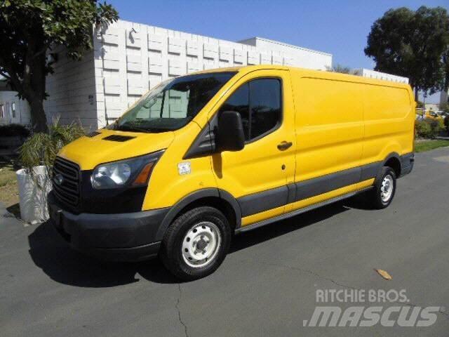 Ford TRANSIT 250 CAR Dobozos teherautók