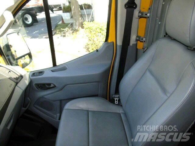 Ford TRANSIT 250 CAR Dobozos teherautók