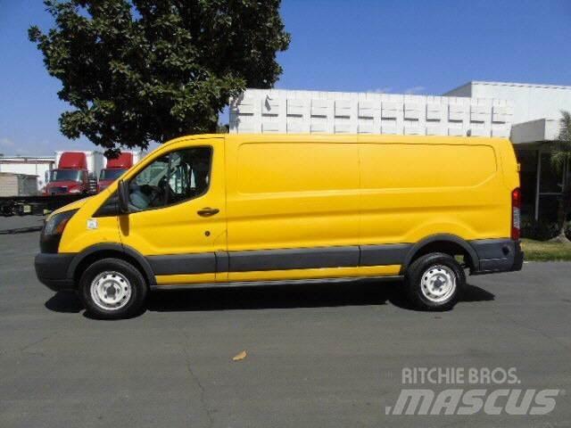 Ford TRANSIT 250 CAR Dobozos teherautók