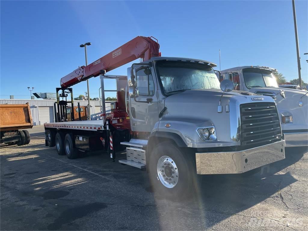 Freightliner 114SD Fülkés alváz
