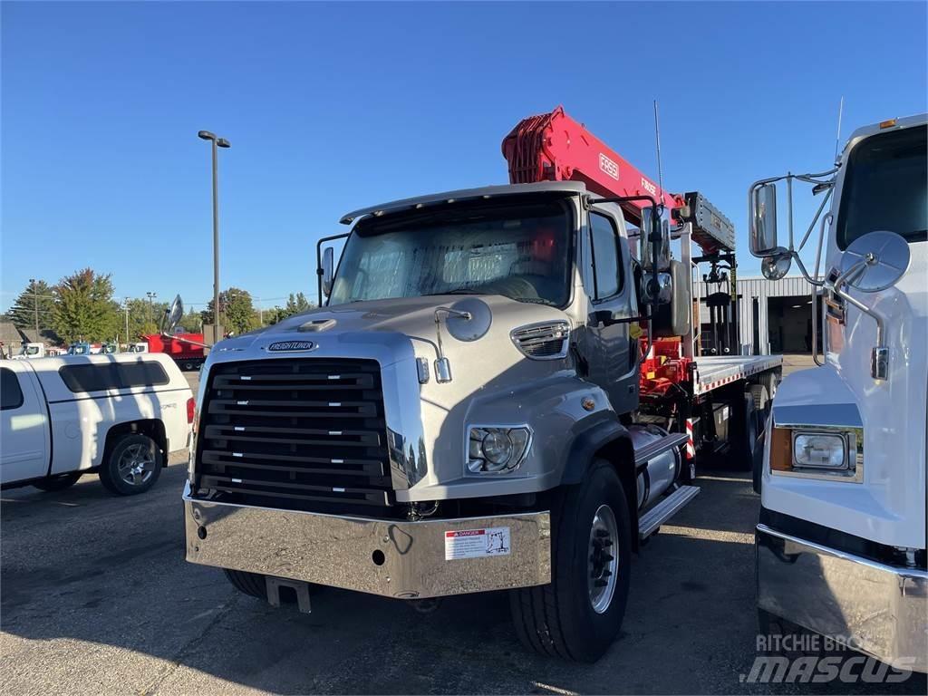 Freightliner 114SD Fülkés alváz