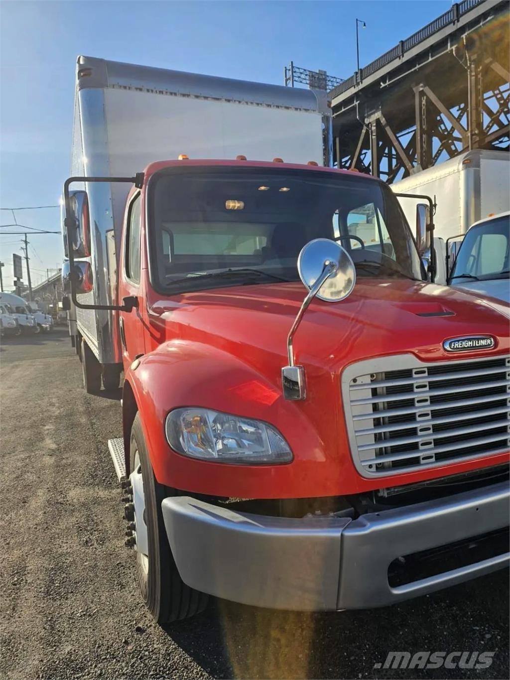 Freightliner M2 Dobozos teherautók