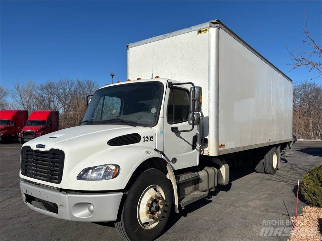 Freightliner M2 106 Dobozos teherautók