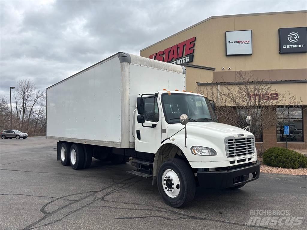 Freightliner M2 106 Dobozos teherautók