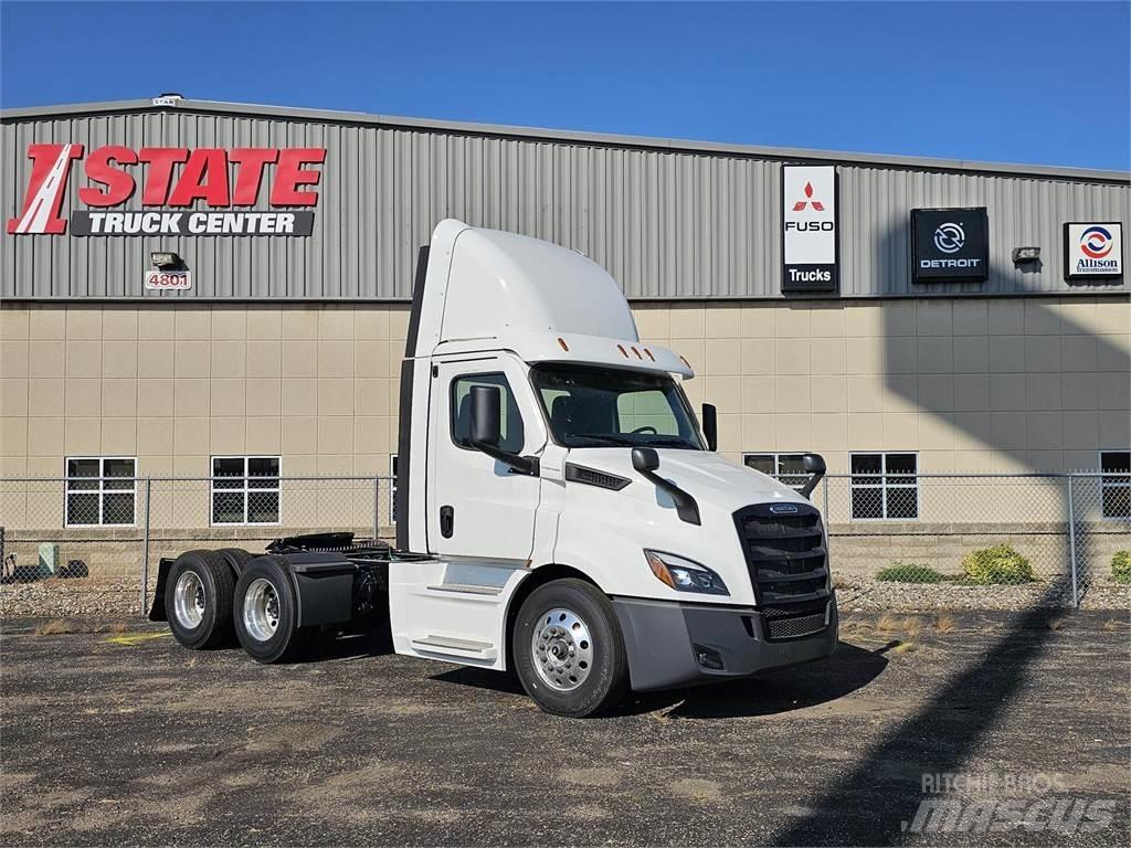 Freightliner PE116DC Nyergesvontatók