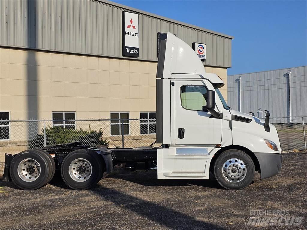 Freightliner PE116DC Nyergesvontatók