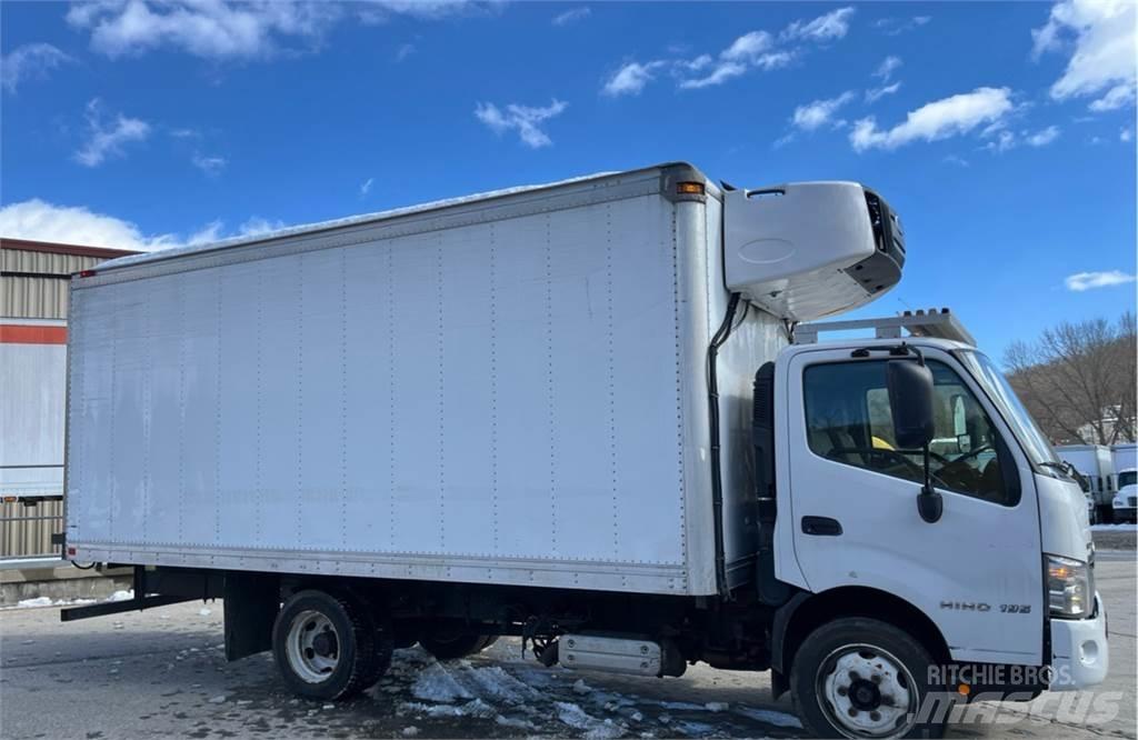 Hino 195 Dobozos teherautók
