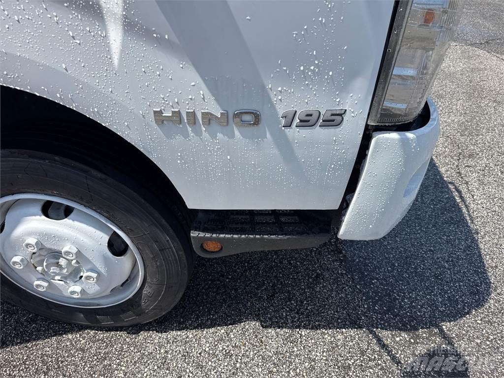 Hino 195 Dobozos teherautók
